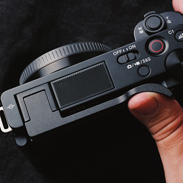 メタルホットシュー サムアップホットシュー サムアップ エク - Sony Camera Zv-E10 のレビューと価格
